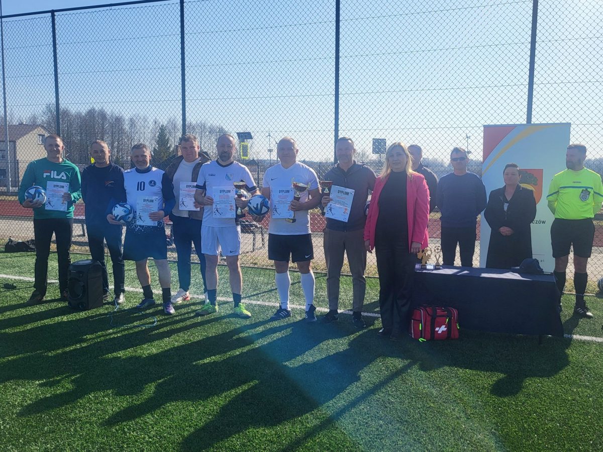 Obraz przedstawiający Straż Graniczna zwycięzcą Turnieju Służb Mundurowych o puchar Wójta Gminy Lubaczów