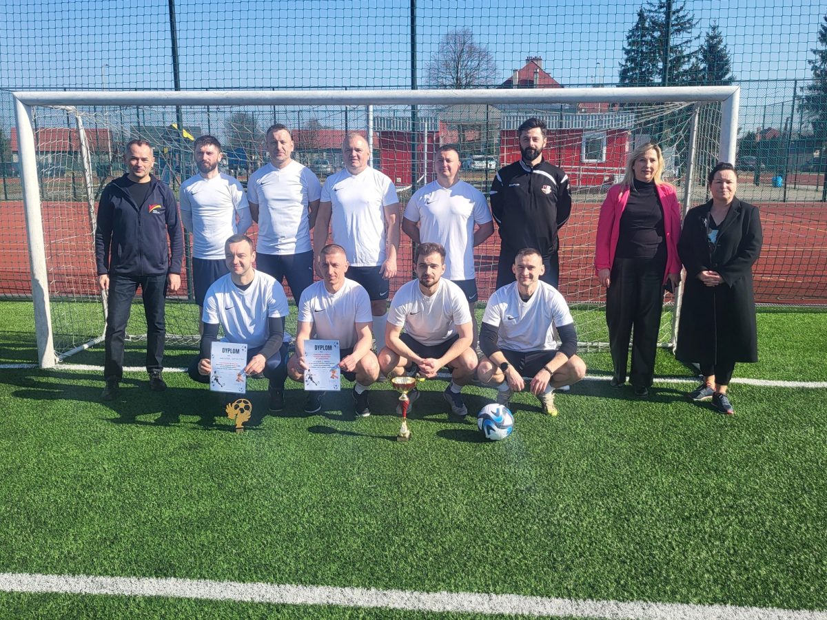 Obraz przedstawiający Straż Graniczna zwycięzcą Turnieju Służb Mundurowych o puchar Wójta Gminy Lubaczów