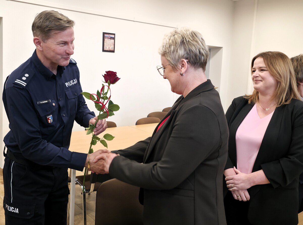 Obraz przedstawiający Dzień Kobiet w lubaczowskiej komendzie [ZDJĘCIA]