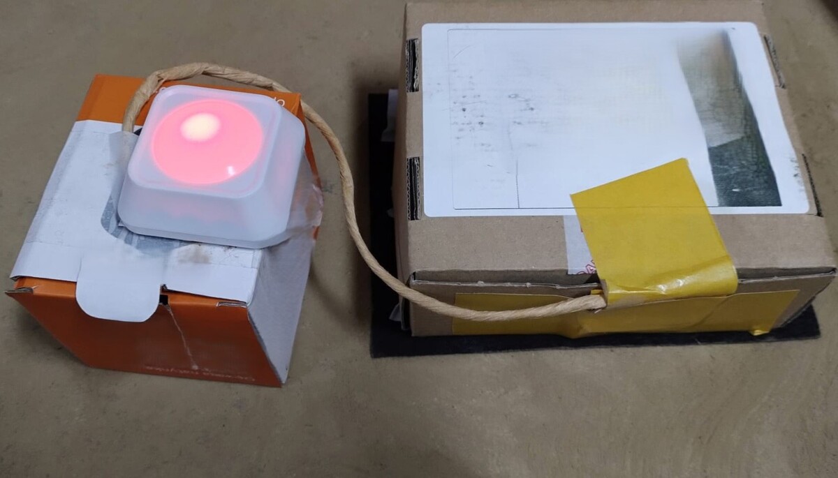 Obraz przedstawiający Ewakuacja sklepu w Lubaczowie. Służby na miejscu po znalezieniu podejrzanego pakunku