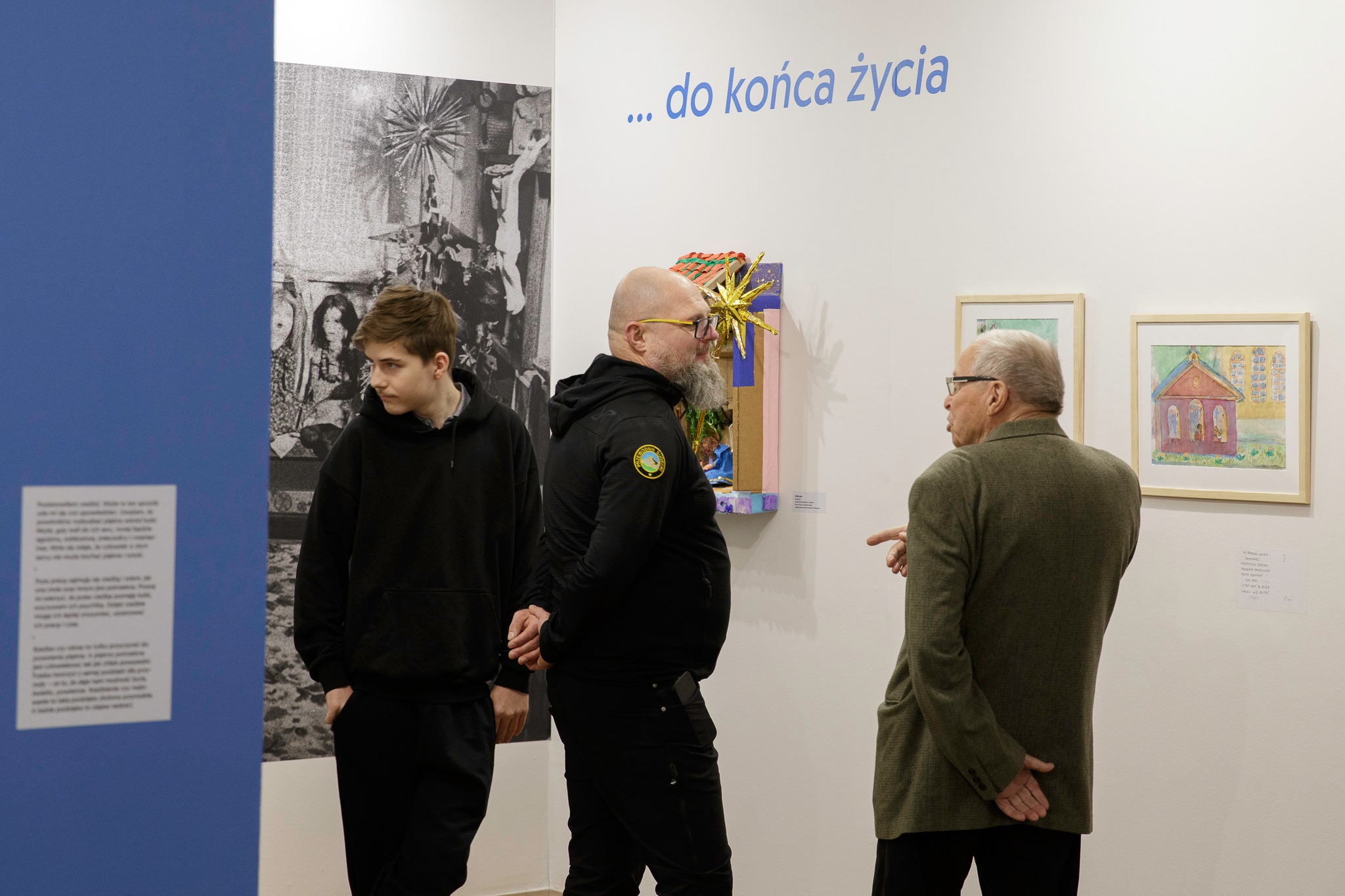 Obraz przedstawiający Finisaż wystawy Jarosława Furgały w Muzeum Kresów w Lubaczowie