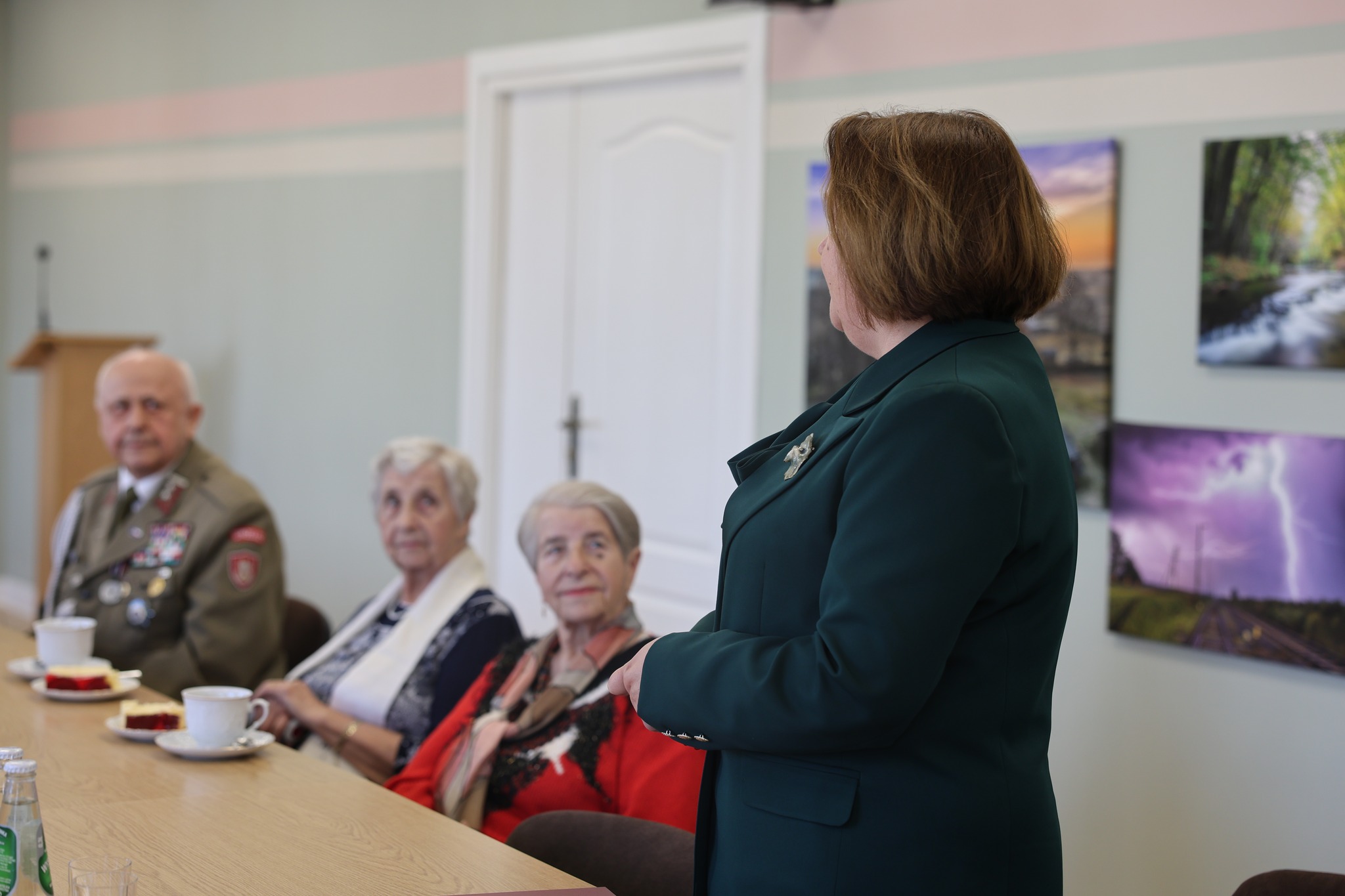 Obraz przedstawiający Wyjątkowe spotkanie z okazji Dnia Kobiet w Starostwie Powiatowym w Lubaczowie