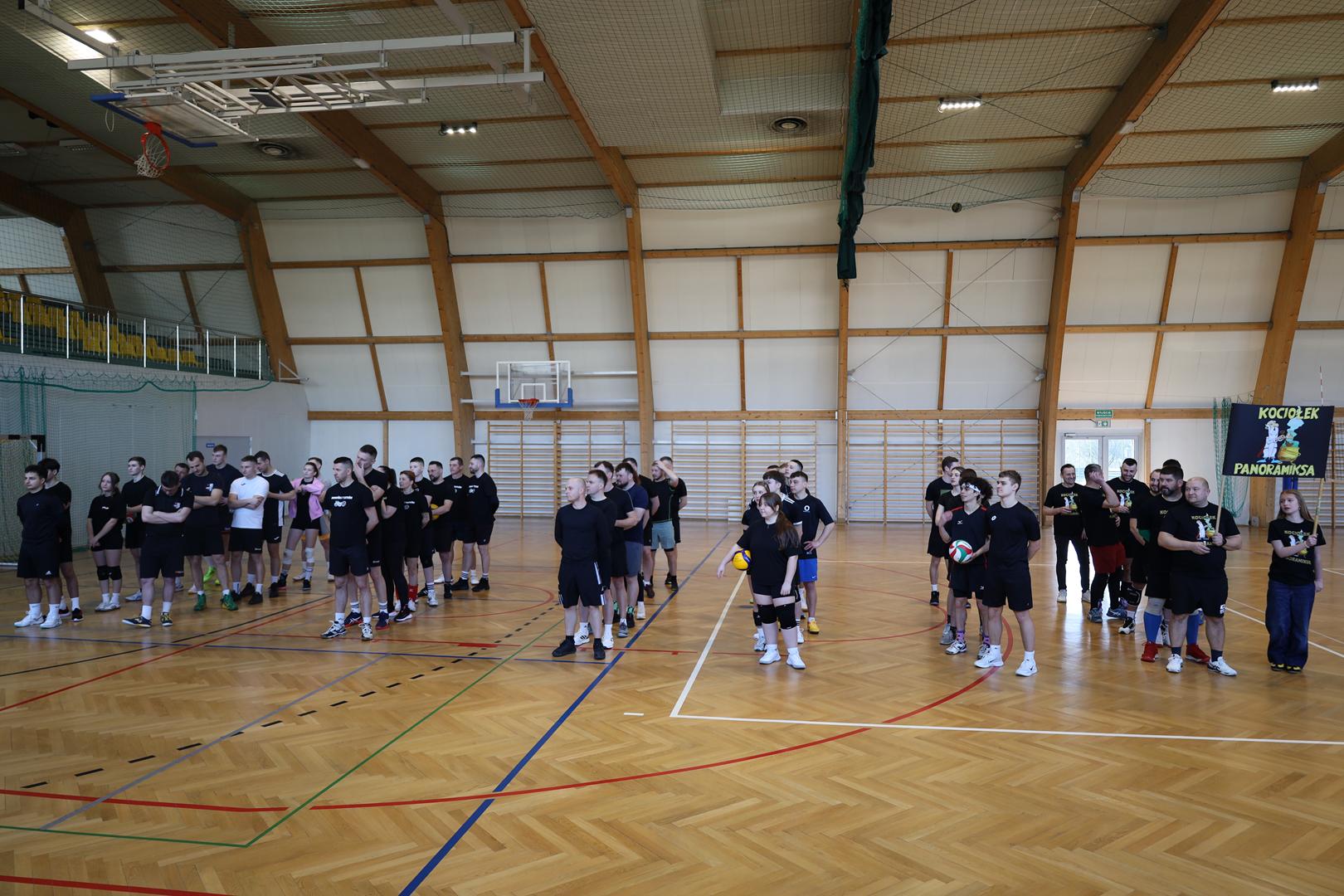 Obraz przedstawiający Siatkarskie emocje w Oleszycach. Znamy zwycięzców turnieju o puchar burmistrza