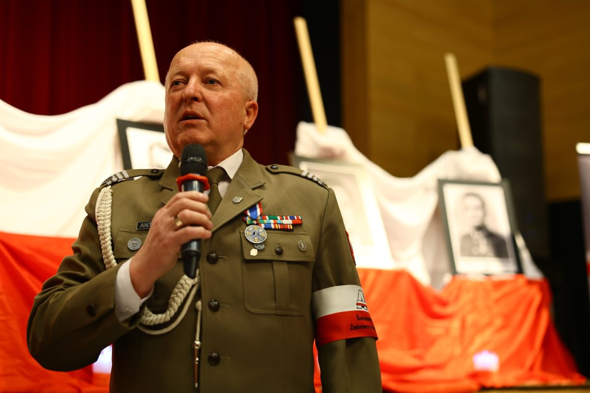 Obraz przedstawiający Żywa lekcja historii w Lubaczowie. Poruszające spotkanie z por. Franciszkiem Batorym