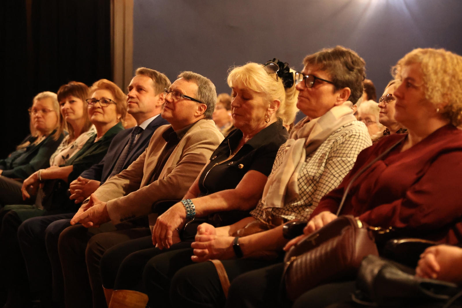 Obraz przedstawiający Gminny Dzień Kobiet w Horyńcu-Zdroju. Muzyczne życzenia dla pań