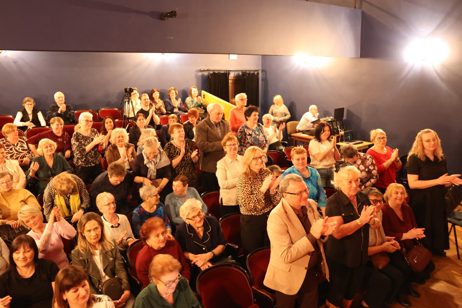 Obraz przedstawiający Gminny Dzień Kobiet w Horyńcu-Zdroju. Muzyczne życzenia dla pań