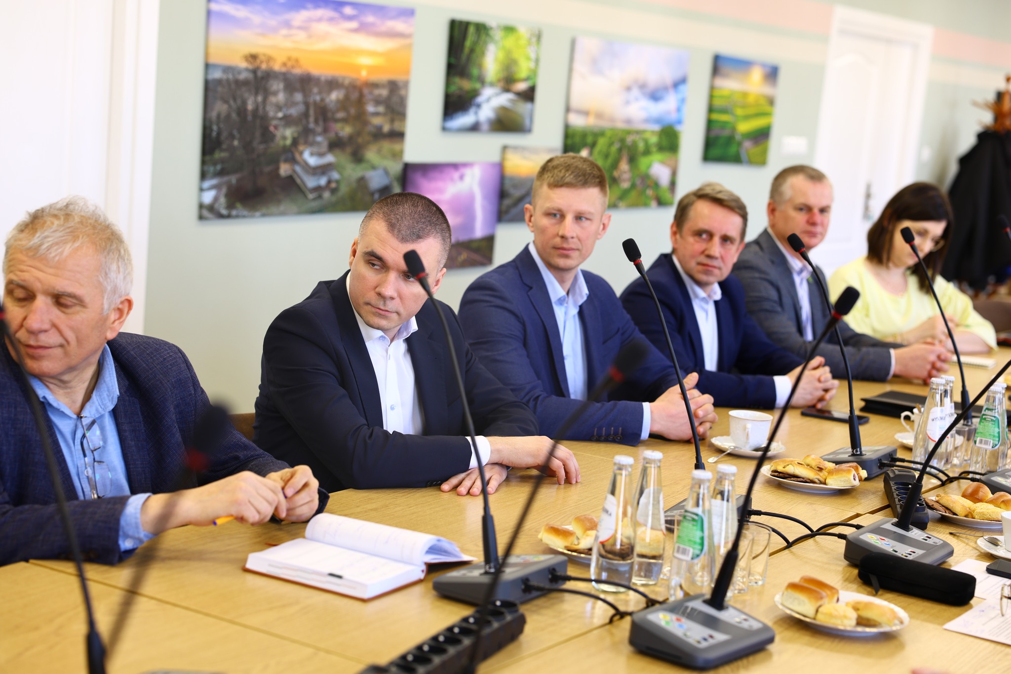 Obraz przedstawiający Samorządowcy z powiatu lubaczowskiego rozmawiali o funduszach na ochronę środowiska