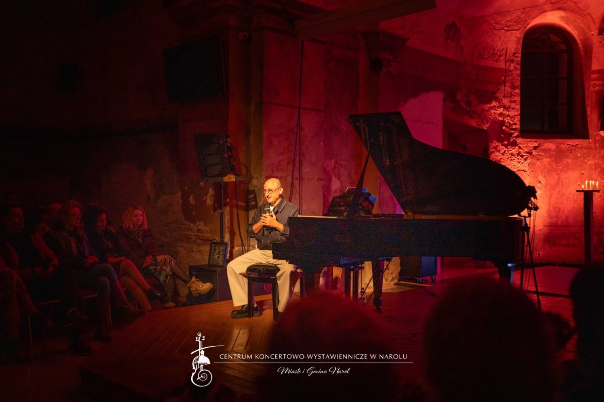 Obraz przedstawiający Muzyczna magia w Narolu. Manuel Fernandez zachwycił publiczność