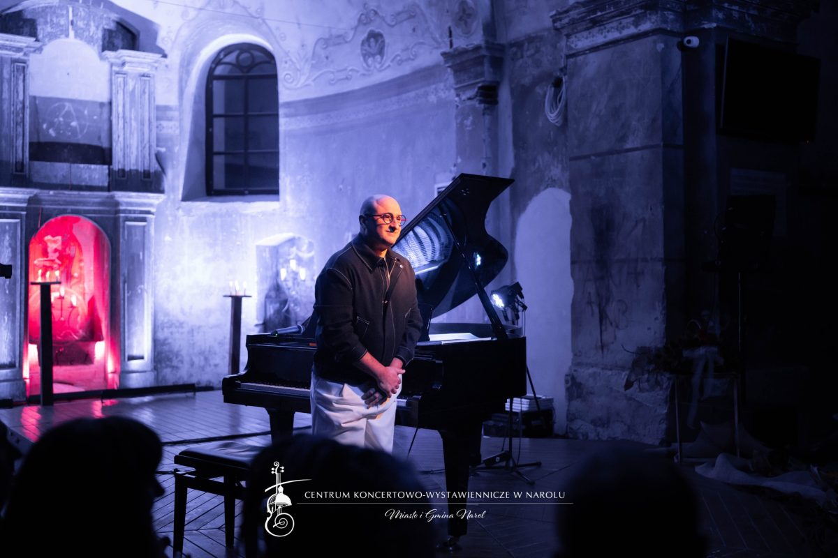 Obraz przedstawiający Muzyczna magia w Narolu. Manuel Fernandez zachwycił publiczność