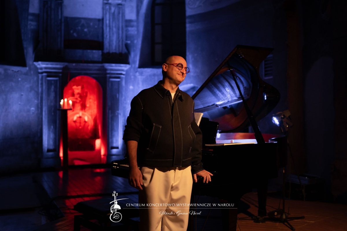 Obraz przedstawiający Muzyczna magia w Narolu. Manuel Fernandez zachwycił publiczność