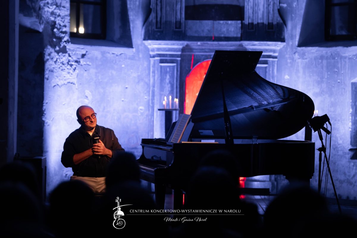 Obraz przedstawiający Muzyczna magia w Narolu. Manuel Fernandez zachwycił publiczność