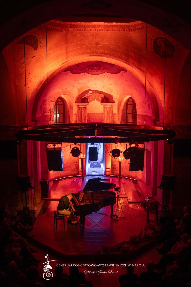 Obraz przedstawiający Muzyczna magia w Narolu. Manuel Fernandez zachwycił publiczność