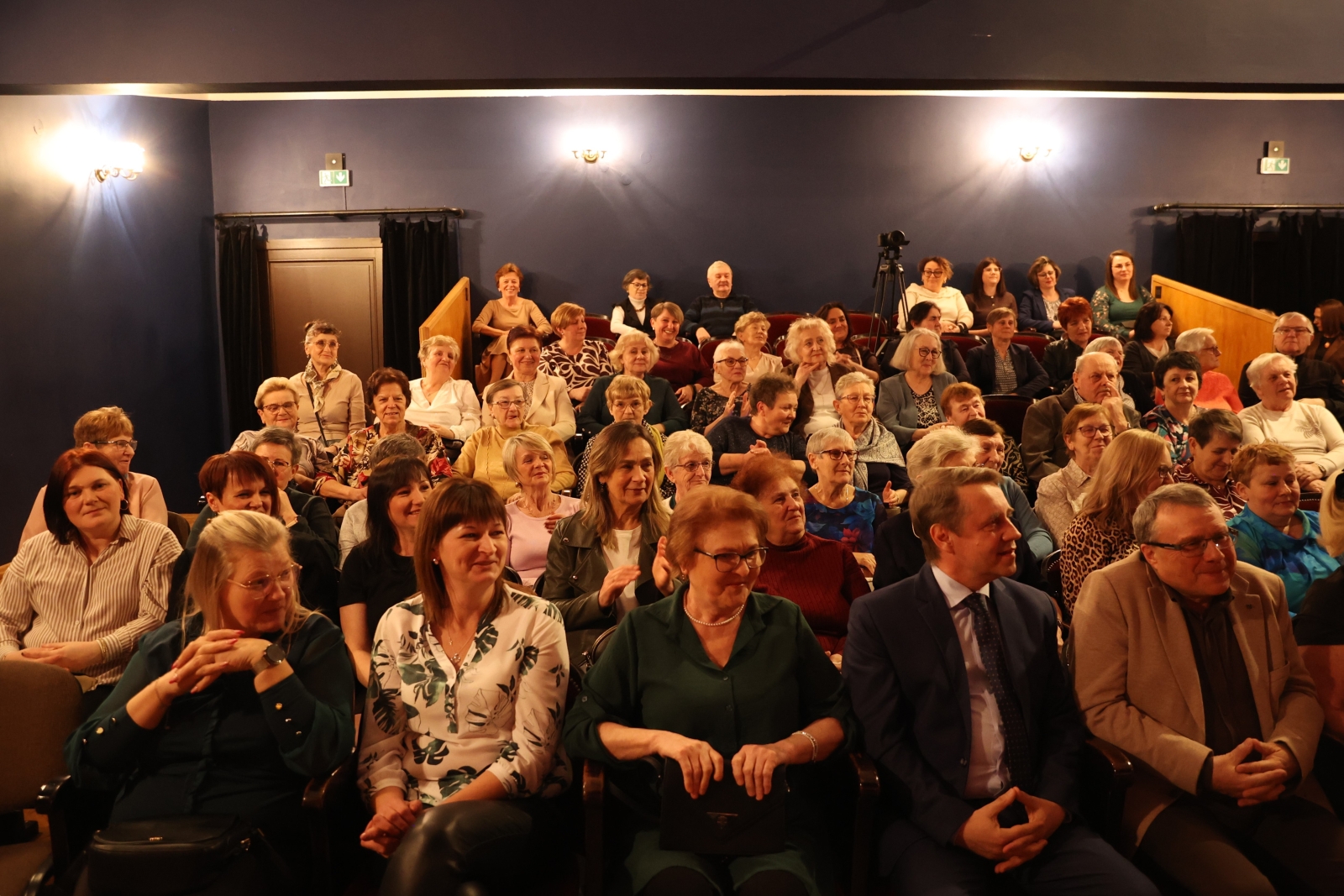 Obraz przedstawiający Gminny Dzień Kobiet w Horyńcu-Zdroju. Muzyczne życzenia dla pań