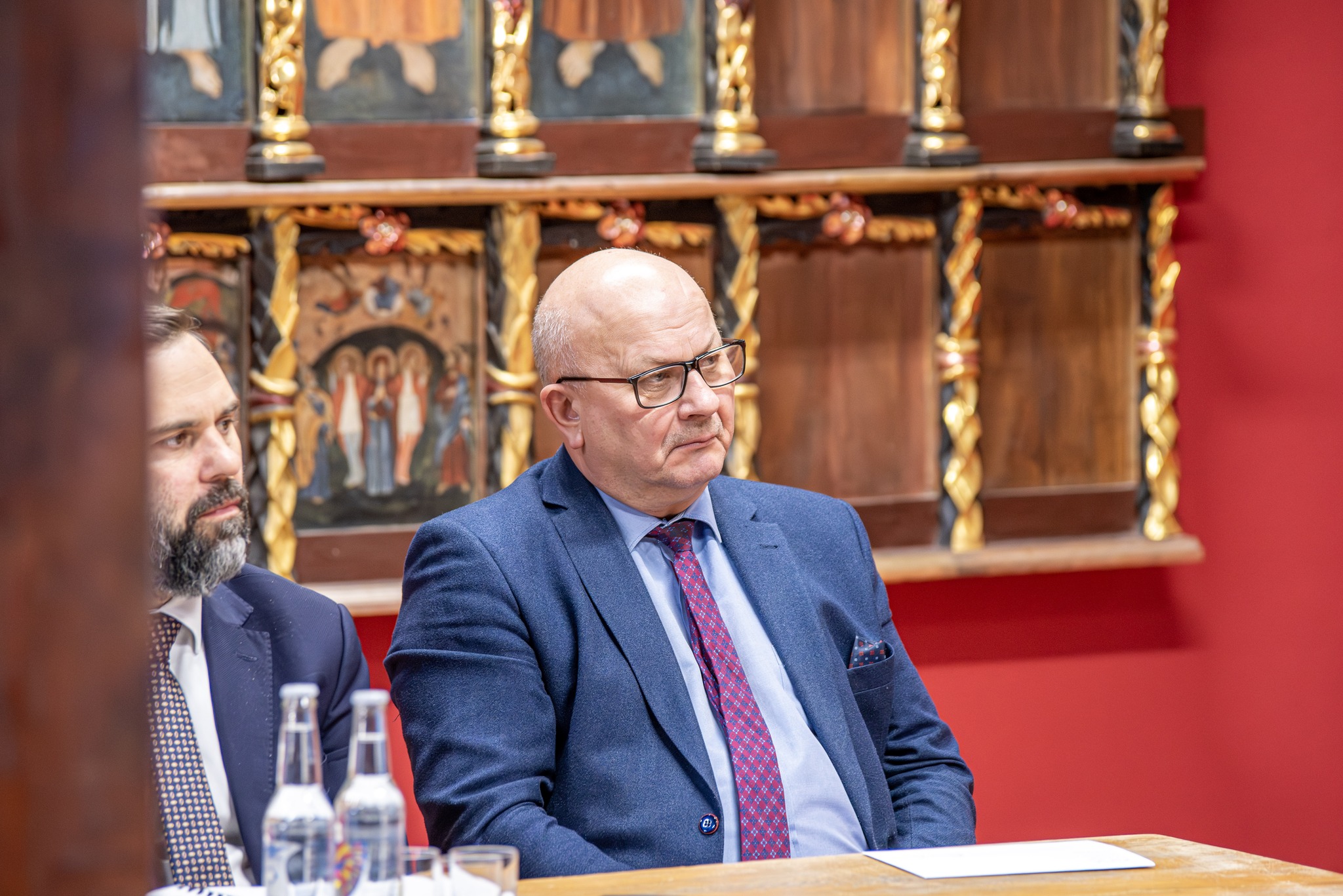 Obraz przedstawiający Rozmawiali o przyszłości i tożsamości Muzeum Kresów w Lubaczowie