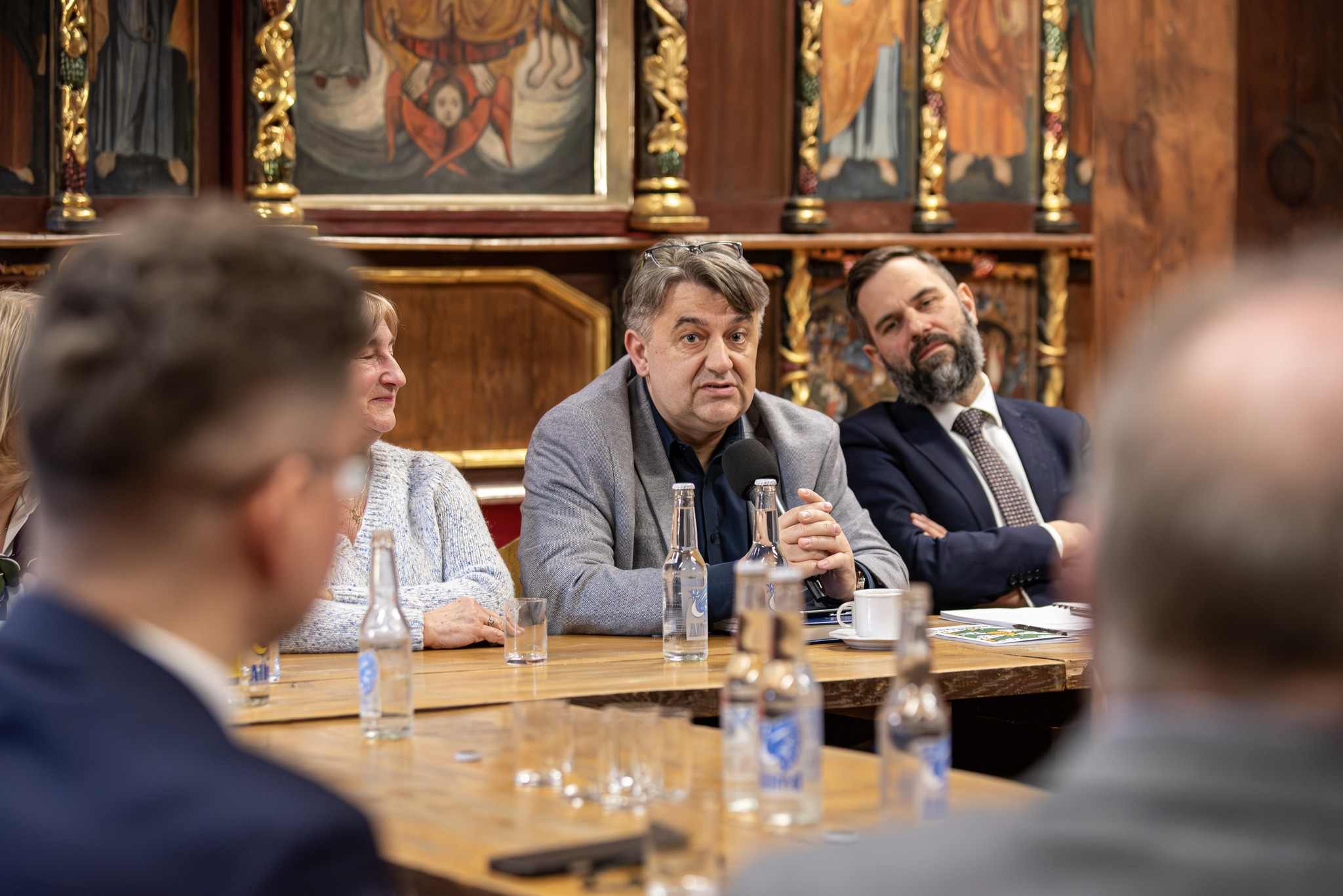 Obraz przedstawiający Rozmawiali o przyszłości i tożsamości Muzeum Kresów w Lubaczowie
