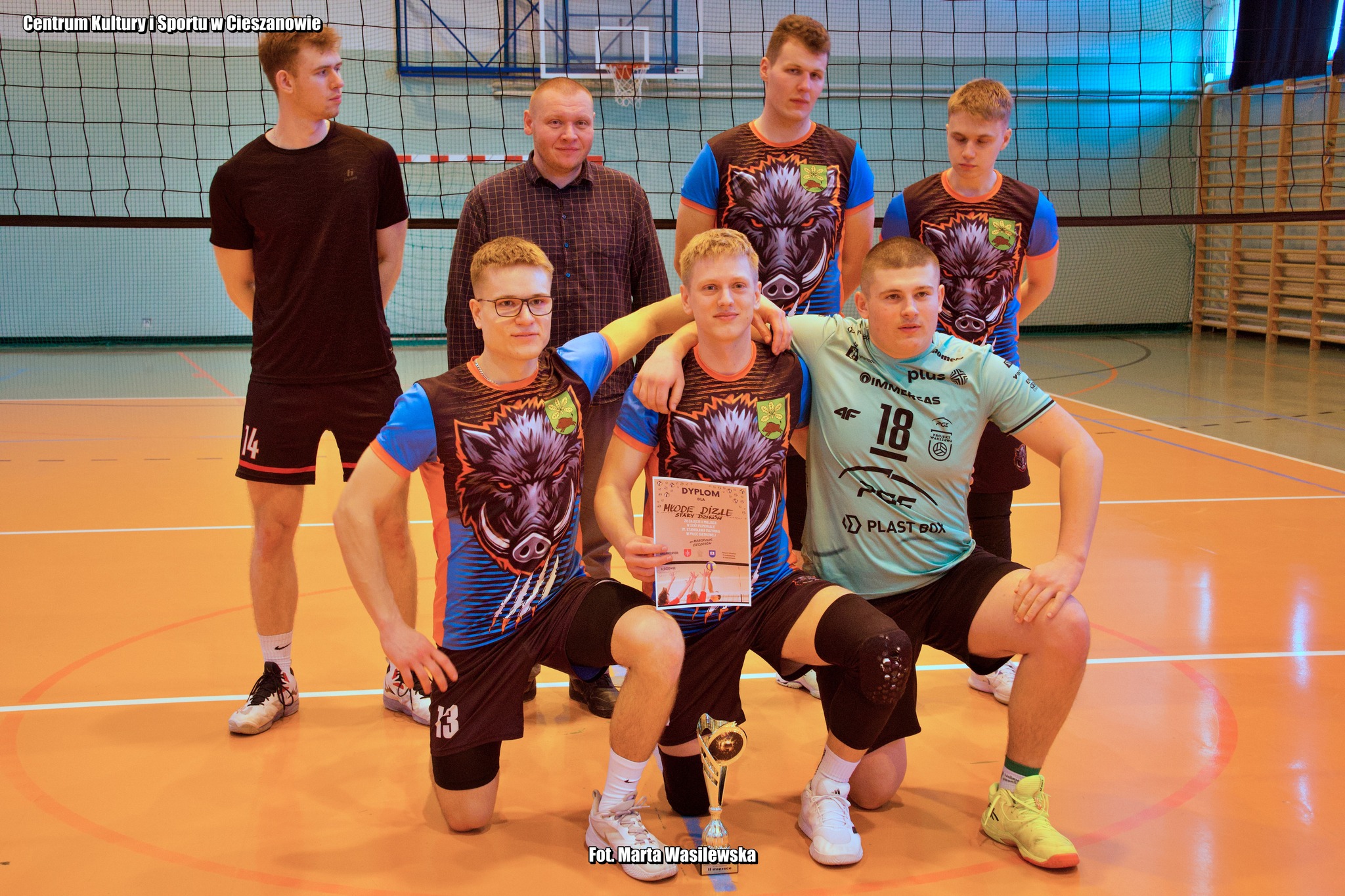 Obraz przedstawiający Siatkarskie emocje w Cieszanowie. Znamy zwycięzców XXXII Memoriału im. Stanisława Mazurka