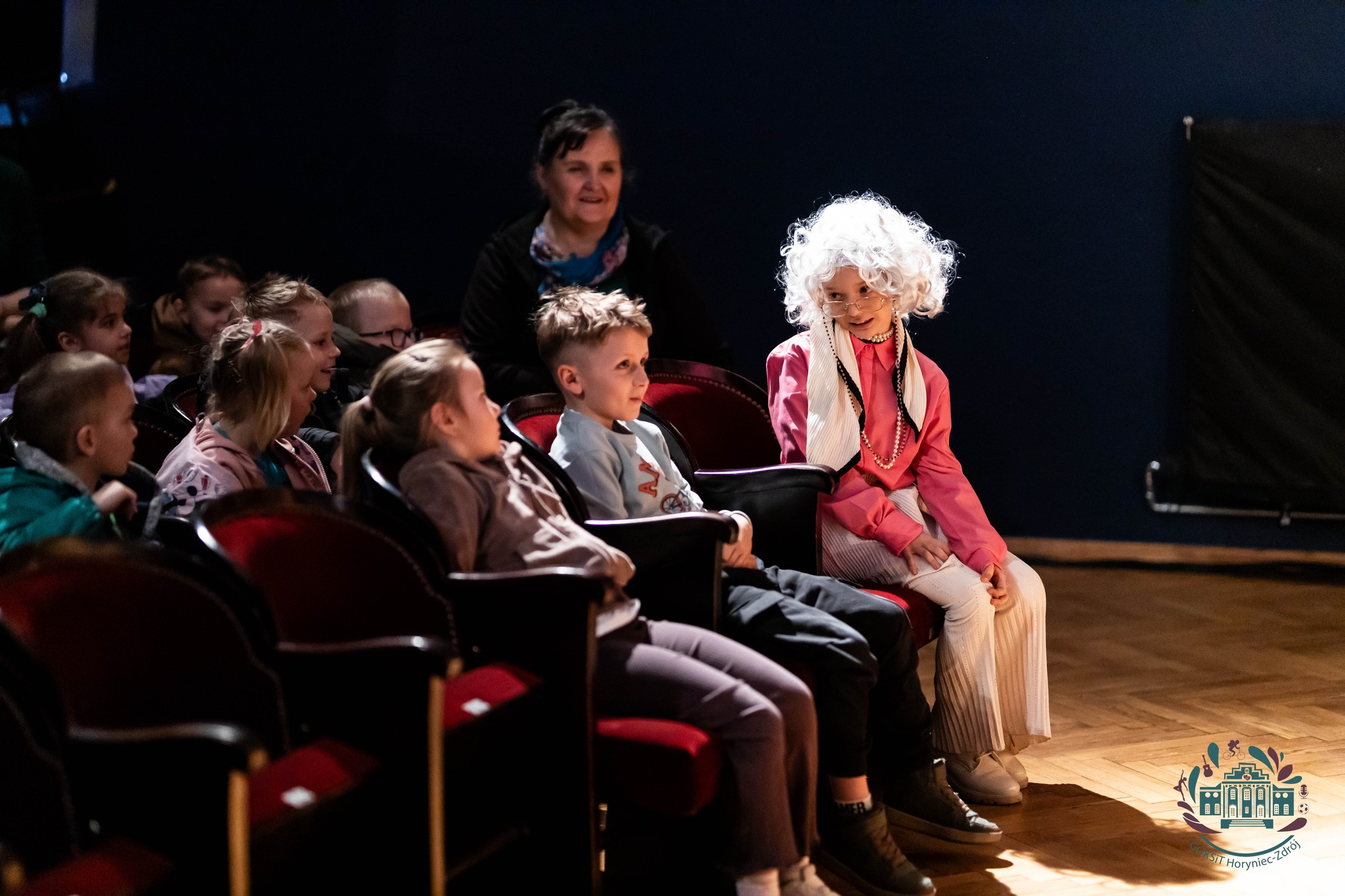 Obraz przedstawiający Pierwszy dzień wiosny w Horyńcu-Zdroju: Spektakle teatralne zamiast wagarów