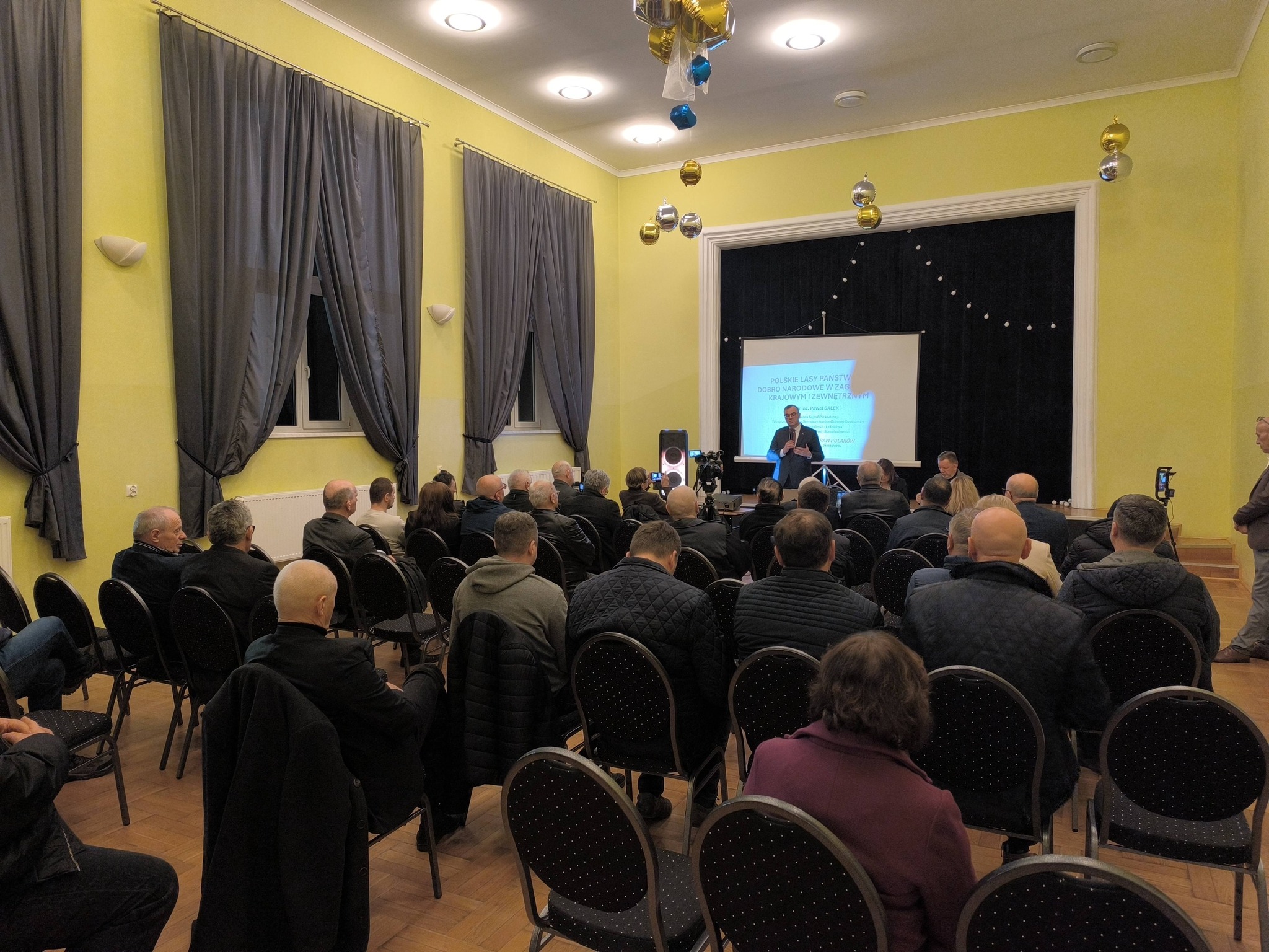 Obraz przedstawiający Cieszanów: Rozmawiali o przyszłości lasów i bezpieczeństwie energetycznym