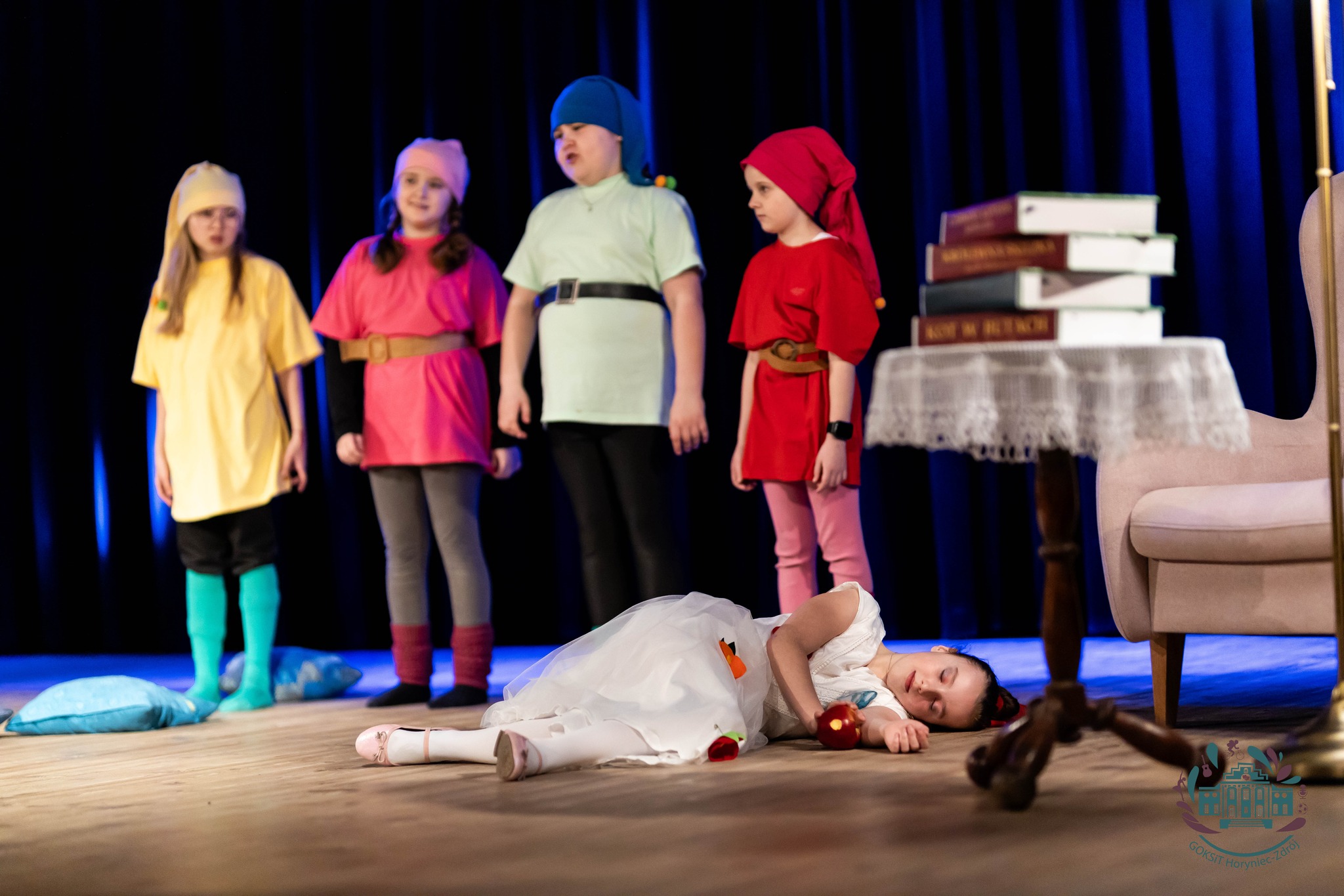 Obraz przedstawiający Pierwszy dzień wiosny w Horyńcu-Zdroju: Spektakle teatralne zamiast wagarów