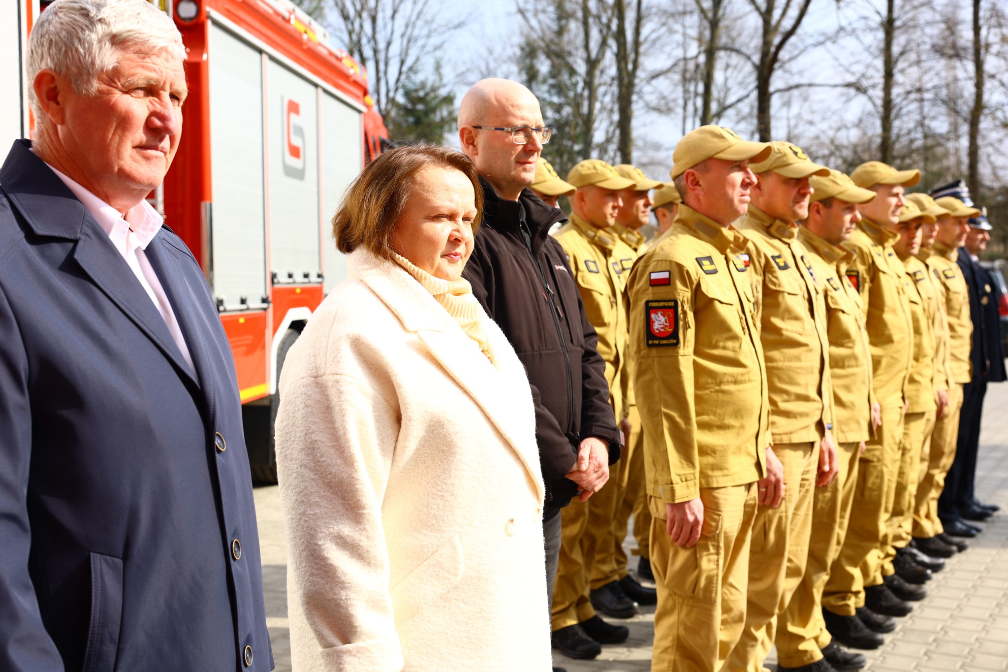 Obraz przedstawiający Nowoczesny sprzęt ratowniczy trafił do strażaków z powiatu lubaczowskiego
