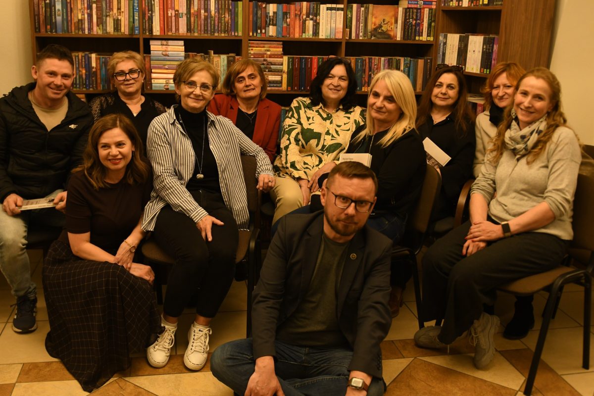 Obraz przedstawiający Historia oleszyckich Żydów ożyła w bibliotece