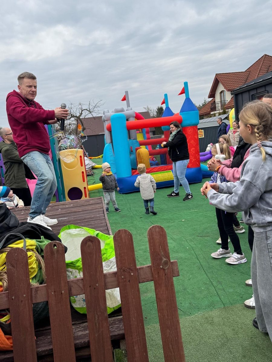 Obraz przedstawiający Wielkanocne pomaganie w Ekomaluchach. Kiermasz dla Michalinki zakończony sukcesem