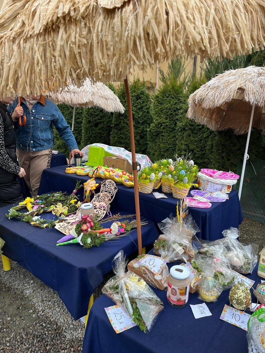 Obraz przedstawiający Wielkanocne pomaganie w Ekomaluchach. Kiermasz dla Michalinki zakończony sukcesem