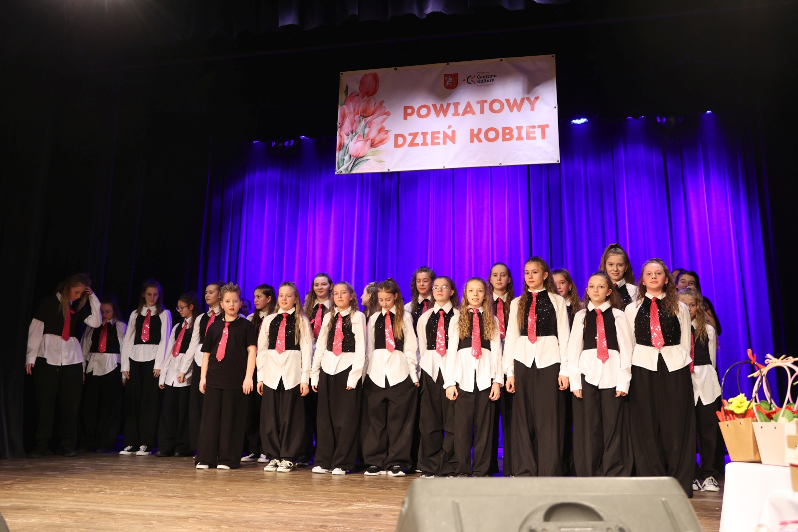 Obraz przedstawiający Powiatowy Dzień Kobiet w Lubaczowie [FOTORELACJA]