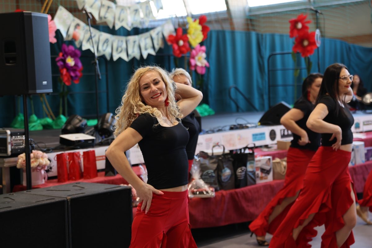 Obraz przedstawiający Udany Wieczór Kobiet w Oleszycach [FOTORELACJA]