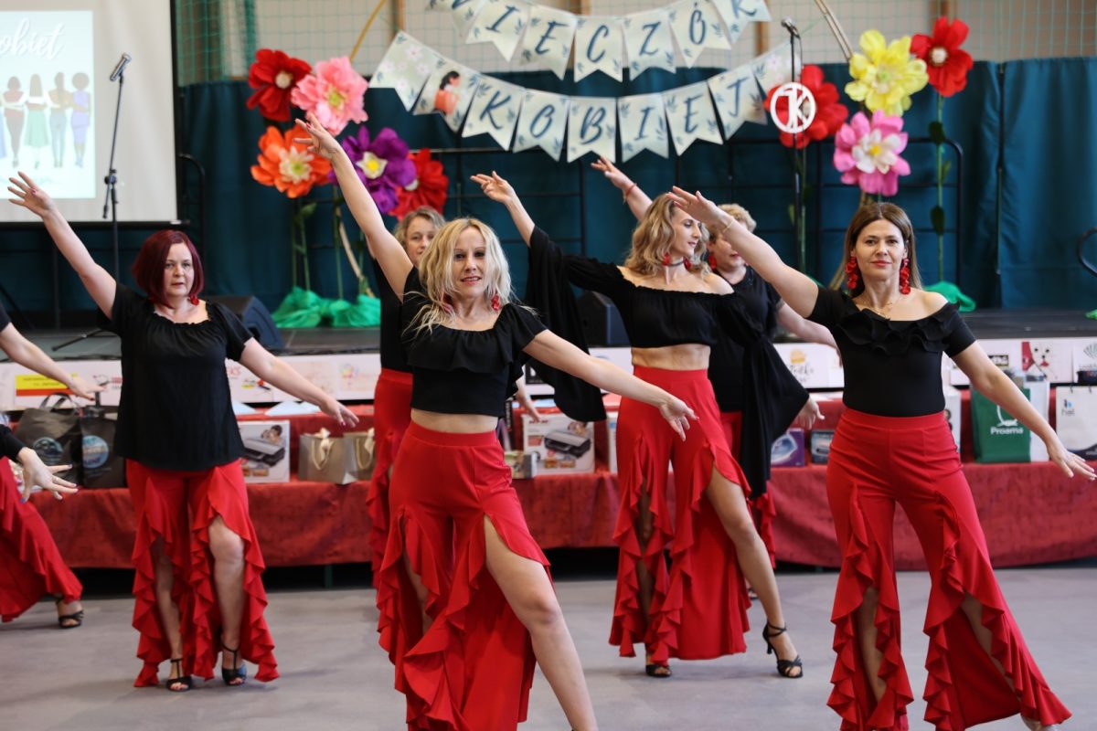 Obraz przedstawiający Udany Wieczór Kobiet w Oleszycach [FOTORELACJA]