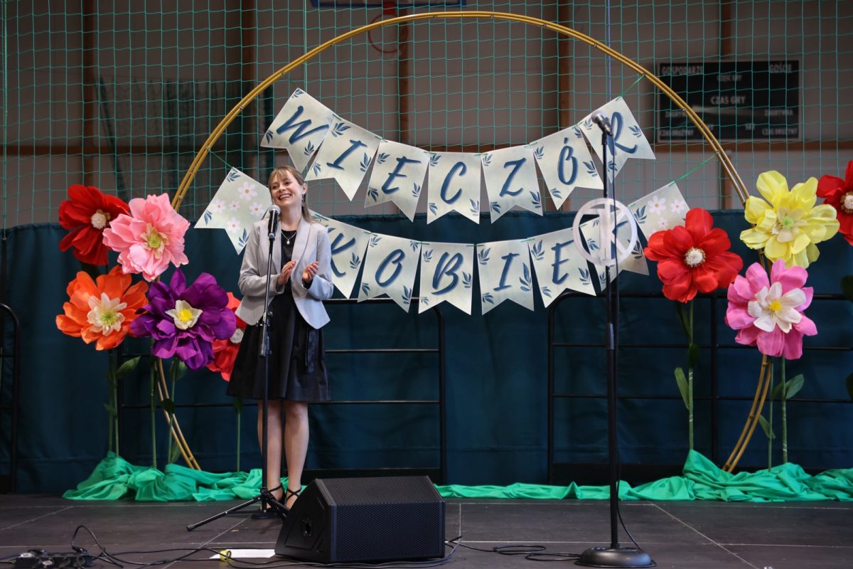 Obraz przedstawiający Udany Wieczór Kobiet w Oleszycach [FOTORELACJA]