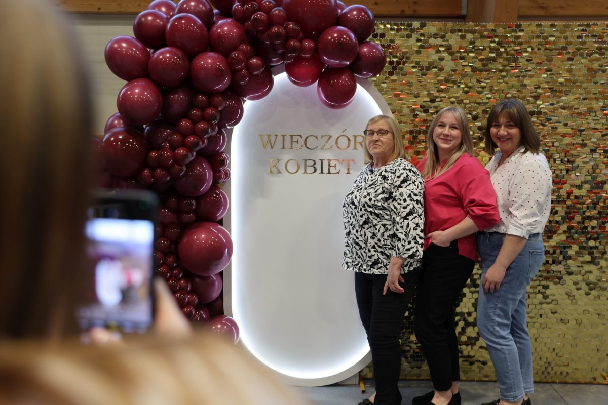 Obraz przedstawiający Udany Wieczór Kobiet w Oleszycach [FOTORELACJA]