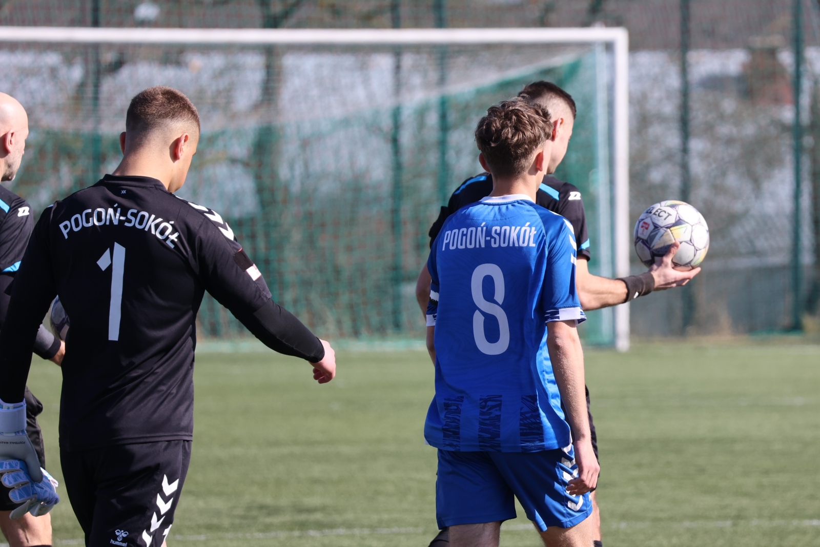 Obraz przedstawiający Klasa okręgowa: Dominacja lidera z Lubaczowa w derbach powiatu [ZDJĘCIA]