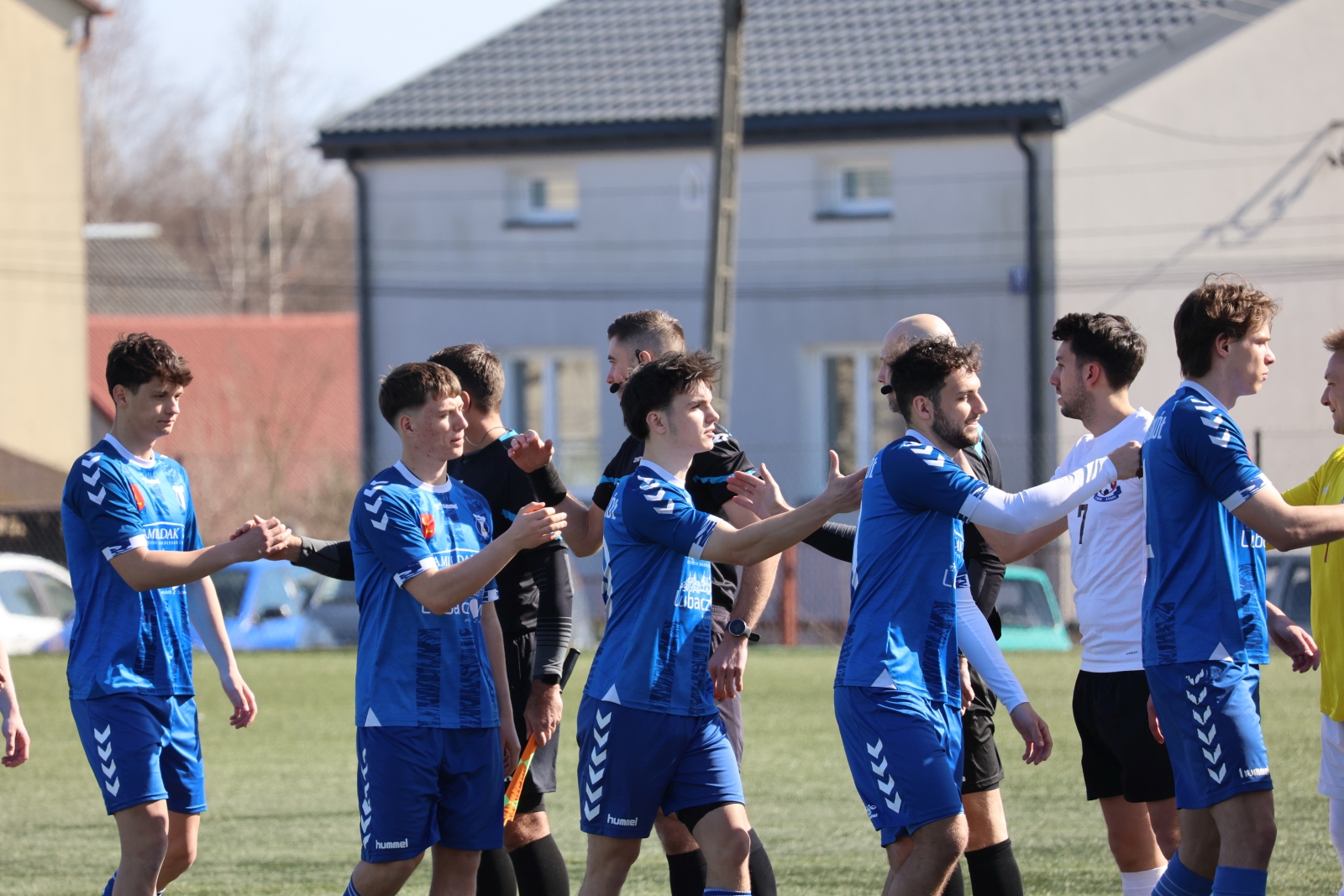 Obraz przedstawiający Klasa okręgowa: Dominacja lidera z Lubaczowa w derbach powiatu [ZDJĘCIA]