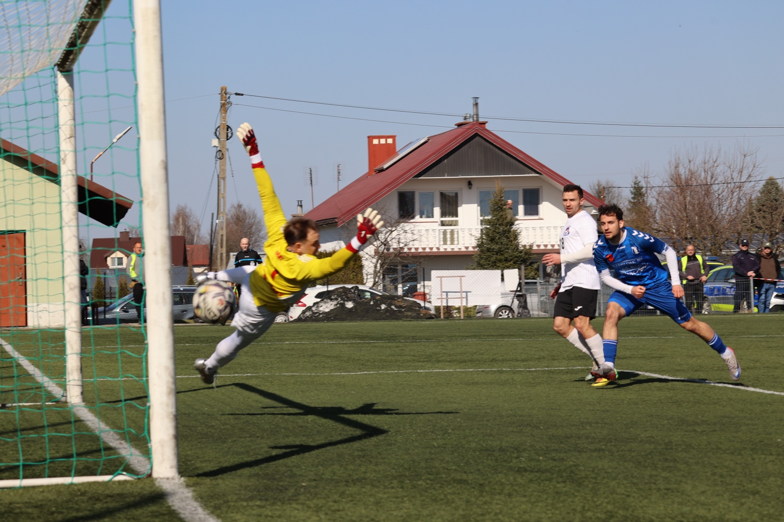 Obraz przedstawiający Klasa okręgowa: Dominacja lidera z Lubaczowa w derbach powiatu [ZDJĘCIA]