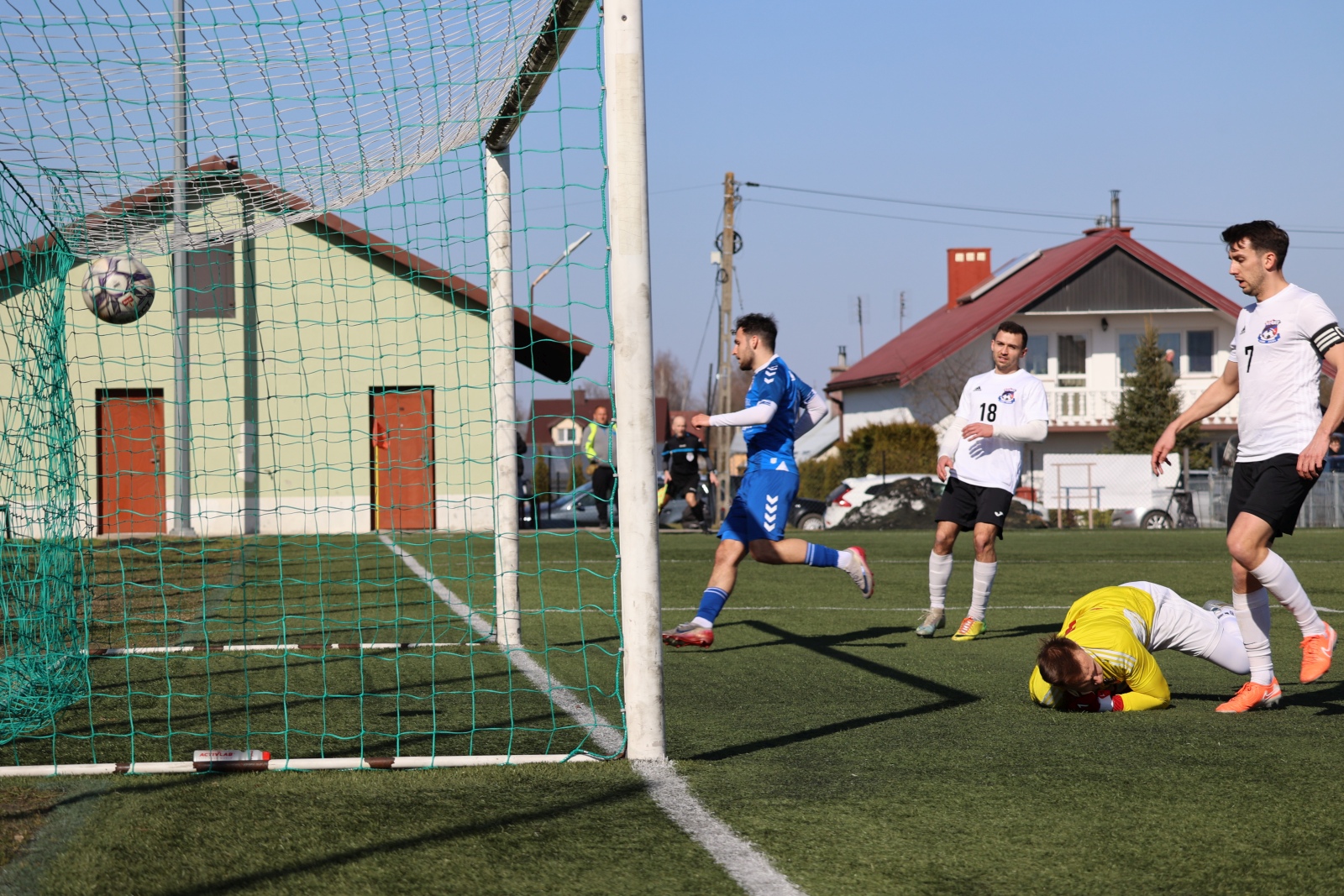 Obraz przedstawiający Klasa okręgowa: Dominacja lidera z Lubaczowa w derbach powiatu [ZDJĘCIA]
