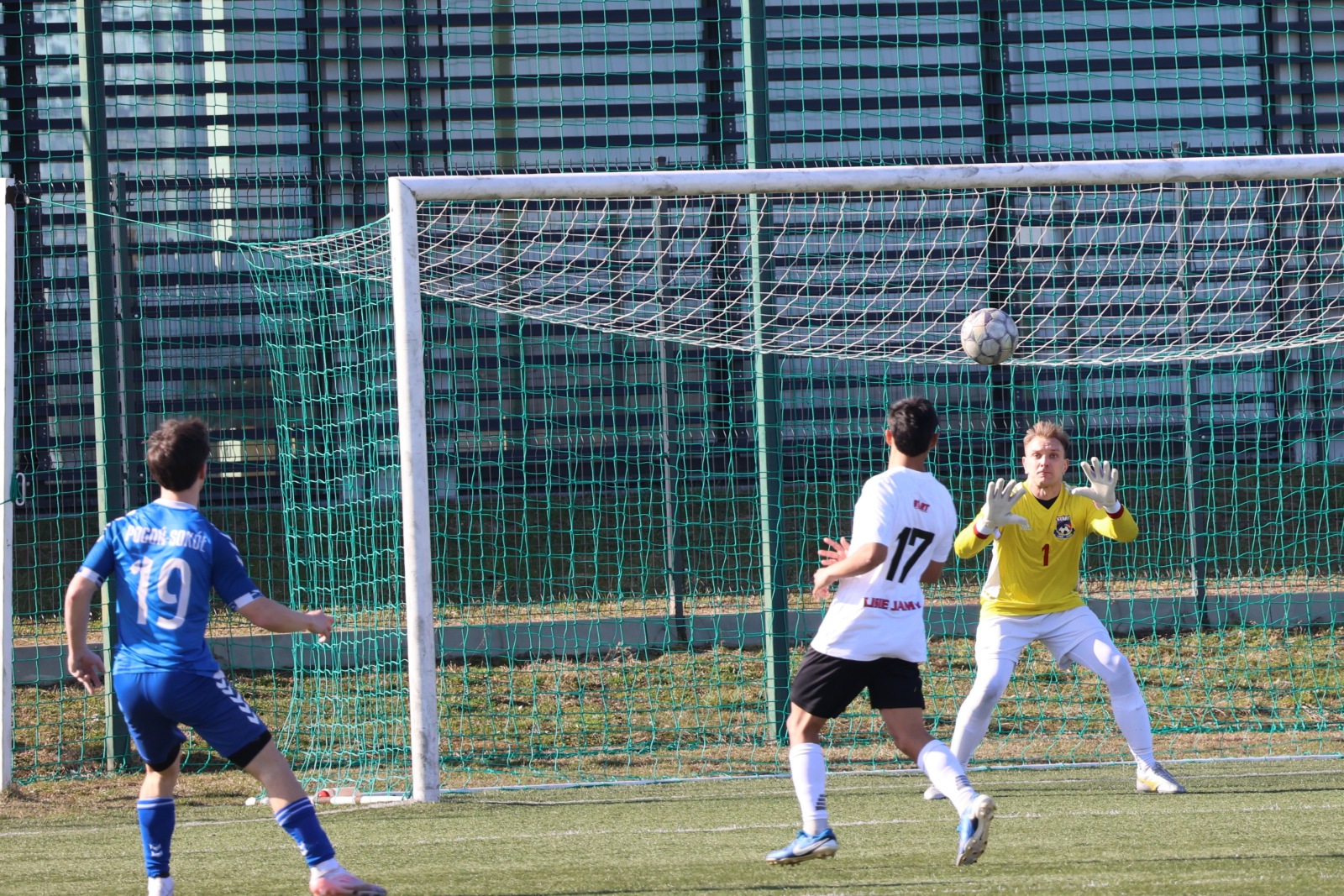 Obraz przedstawiający Klasa okręgowa: Dominacja lidera z Lubaczowa w derbach powiatu [ZDJĘCIA]