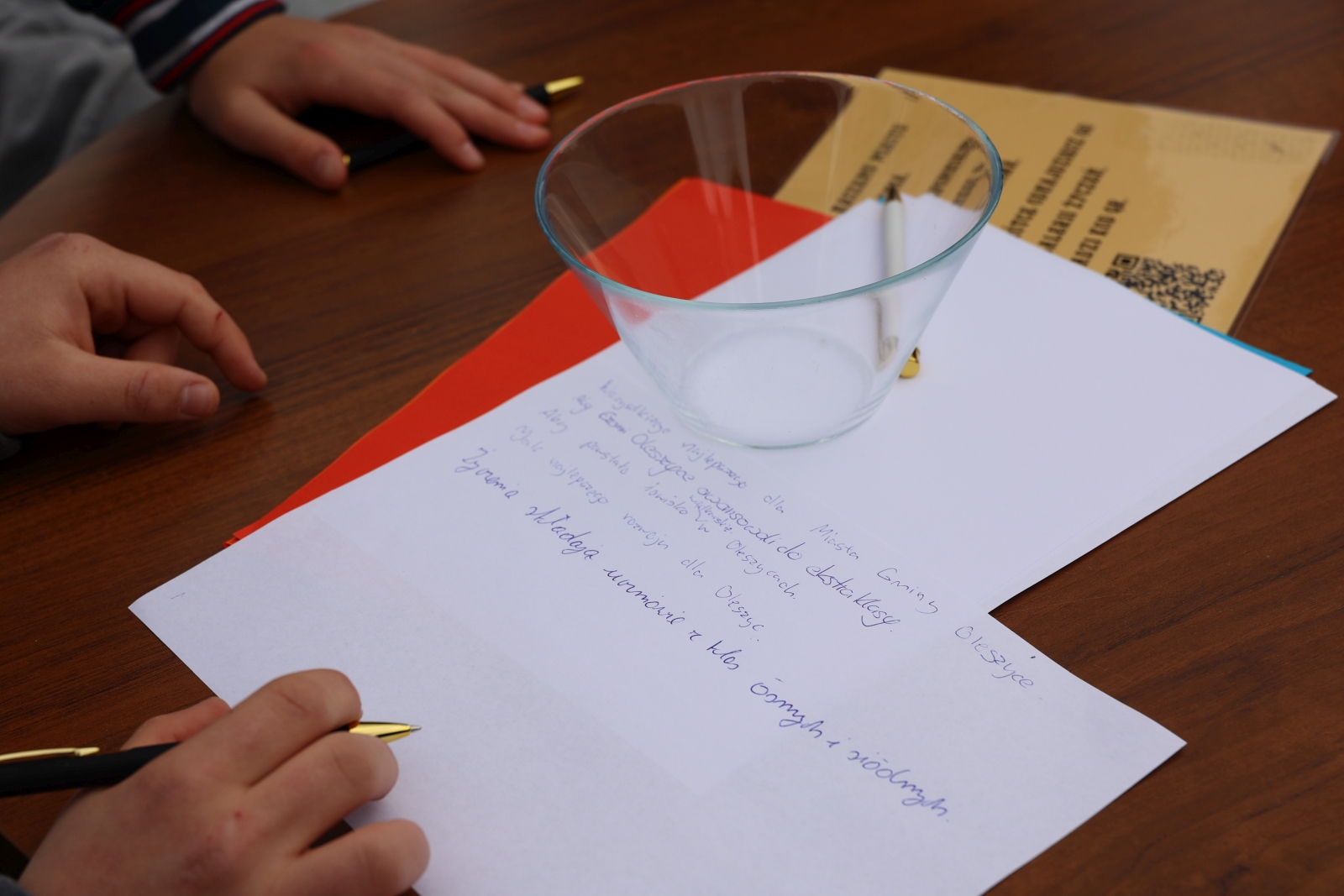 Obraz przedstawiający Na rynku w Oleszycach stanęła instalacja Echo Miasta [ZDJĘCIA]