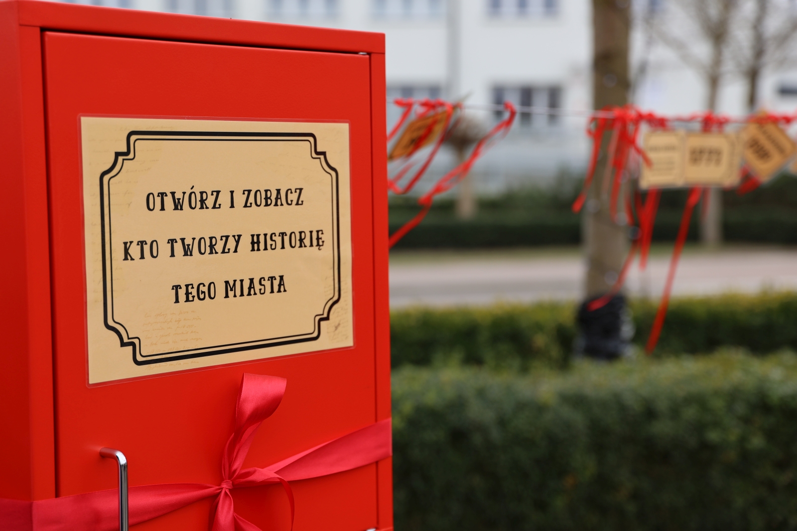 Obraz przedstawiający Na rynku w Oleszycach stanęła instalacja Echo Miasta [ZDJĘCIA]