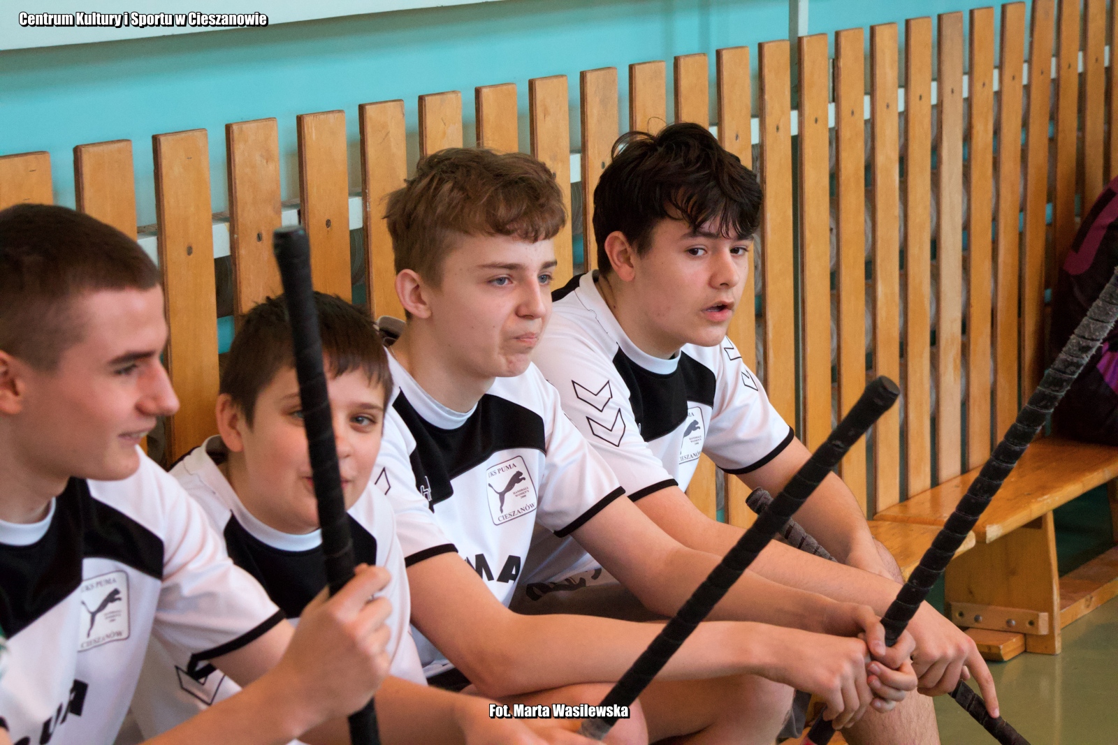 Obraz przedstawiający SP Nowa Wieś i SP Dachnów triumfują w turnieju unihokeja w Cieszanowie