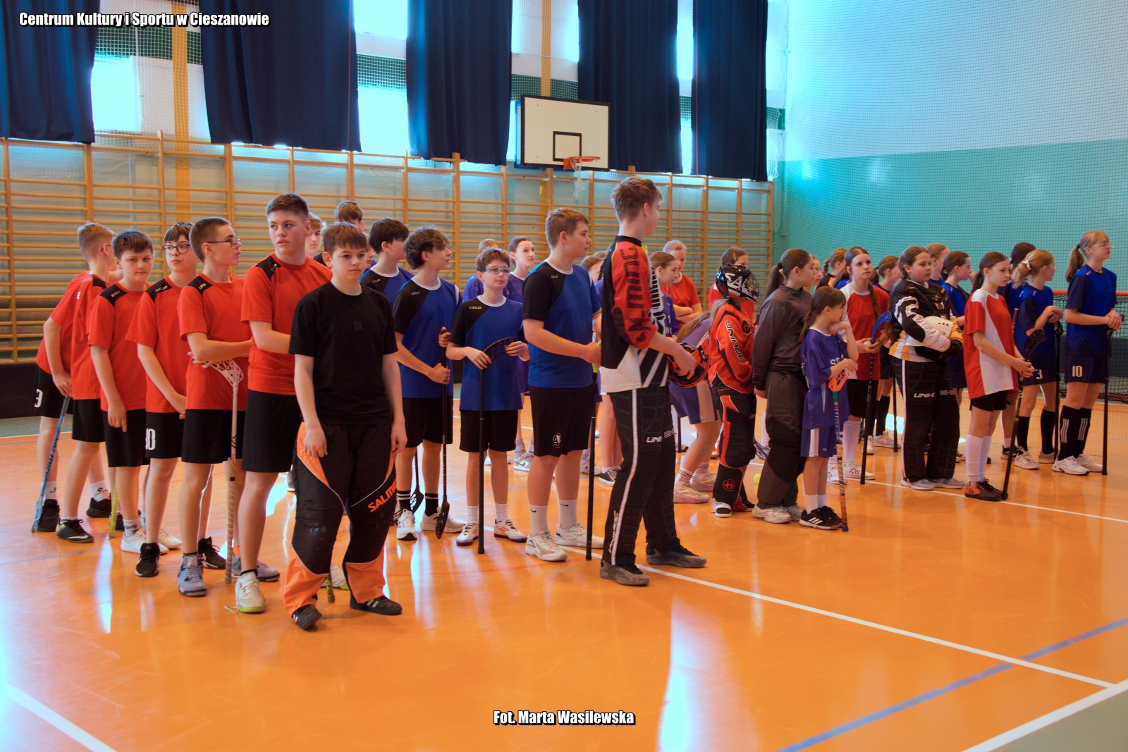 Obraz przedstawiający SP Nowa Wieś i SP Dachnów triumfują w turnieju unihokeja w Cieszanowie