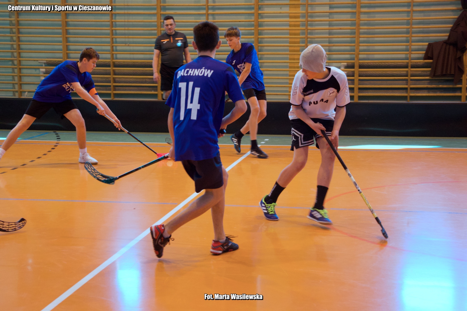 Obraz przedstawiający SP Nowa Wieś i SP Dachnów triumfują w turnieju unihokeja w Cieszanowie