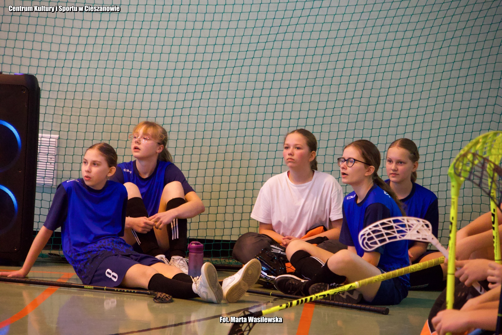 Obraz przedstawiający SP Nowa Wieś i SP Dachnów triumfują w turnieju unihokeja w Cieszanowie