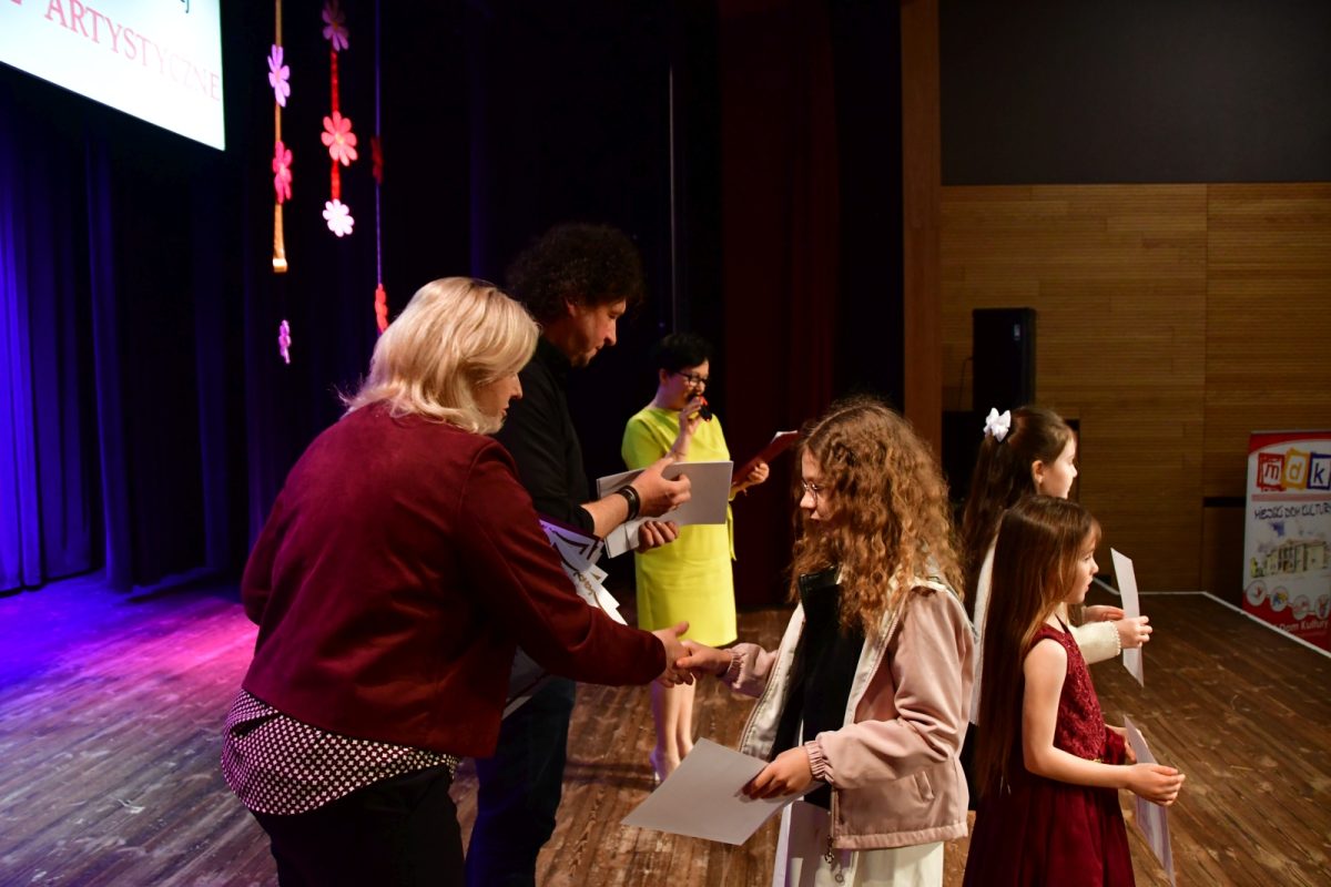 Obraz przedstawiający Znamy zwycięzców powiatowych eliminacji Szkolnych Prezentacji Artystycznych [ZDJĘCIA]