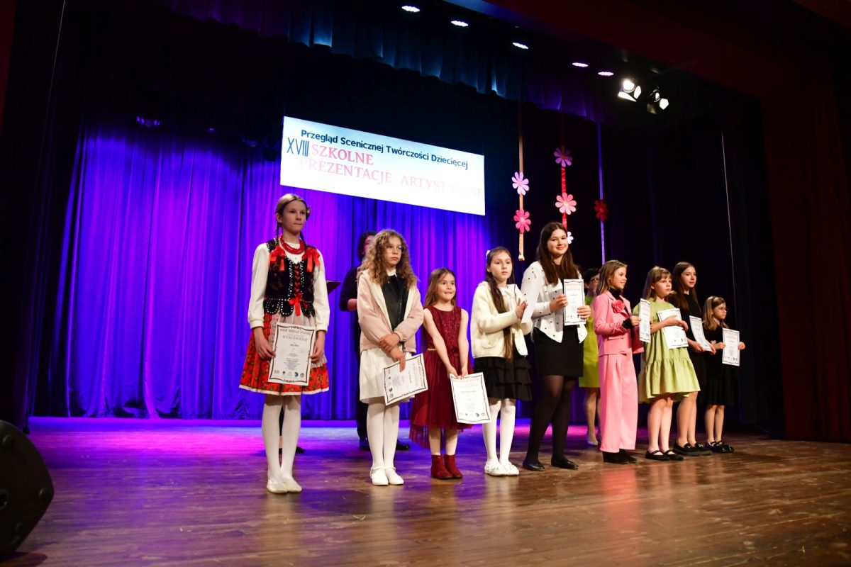 Obraz przedstawiający Znamy zwycięzców powiatowych eliminacji Szkolnych Prezentacji Artystycznych [ZDJĘCIA]