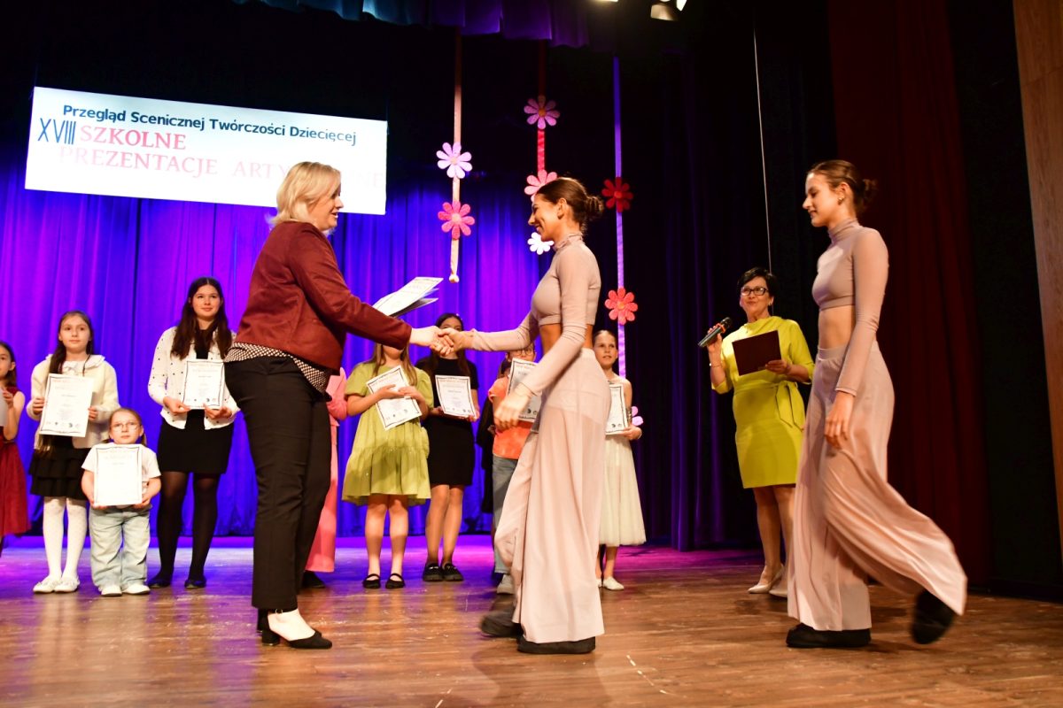 Obraz przedstawiający Znamy zwycięzców powiatowych eliminacji Szkolnych Prezentacji Artystycznych [ZDJĘCIA]