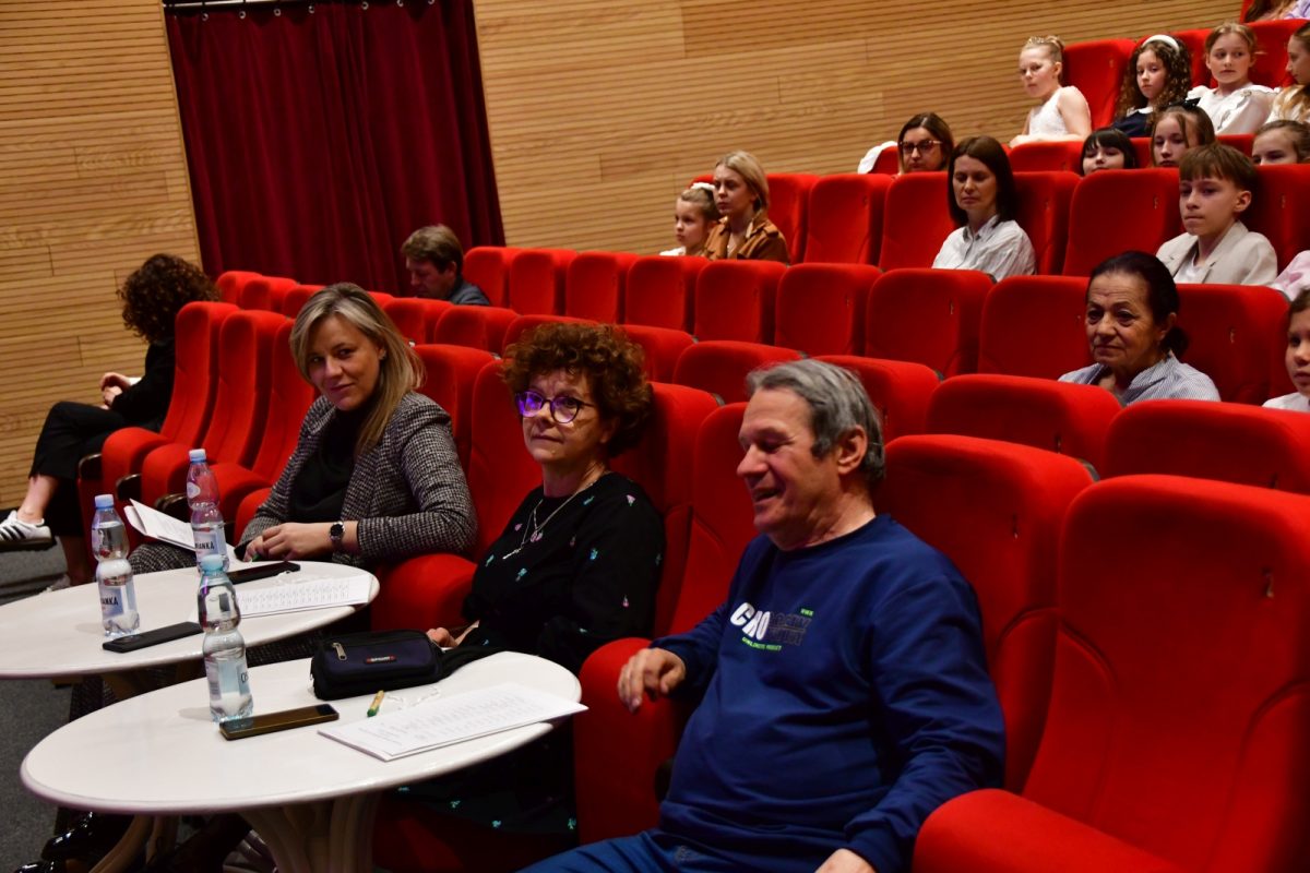 Obraz przedstawiający Wyłoniono najlepszych recytatorów w powiecie. Za nami konkurs "Życie to nie teatr"