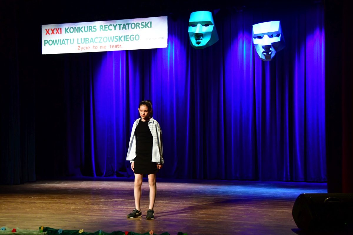 Obraz przedstawiający Wyłoniono najlepszych recytatorów w powiecie. Za nami konkurs "Życie to nie teatr"