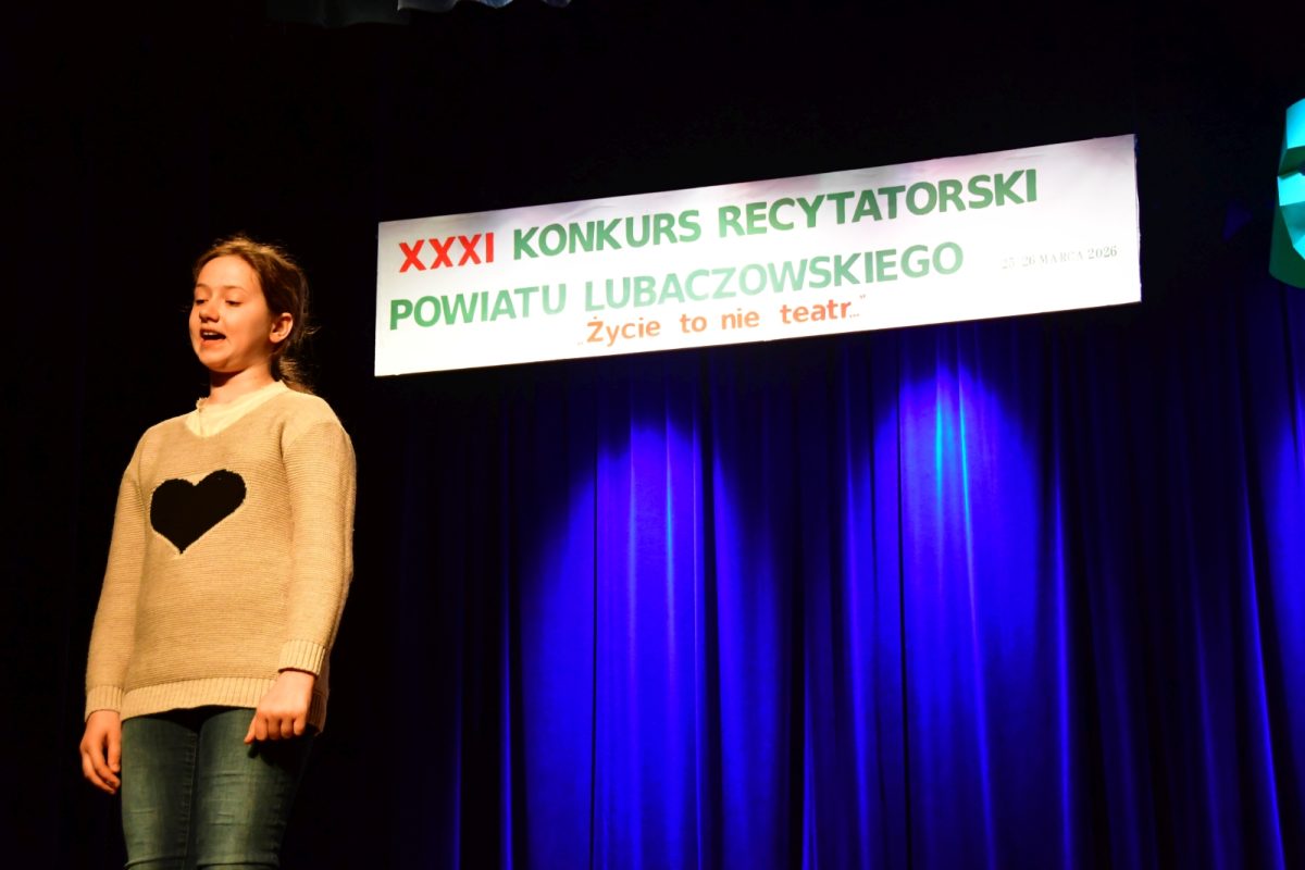 Obraz przedstawiający Wyłoniono najlepszych recytatorów w powiecie. Za nami konkurs "Życie to nie teatr"