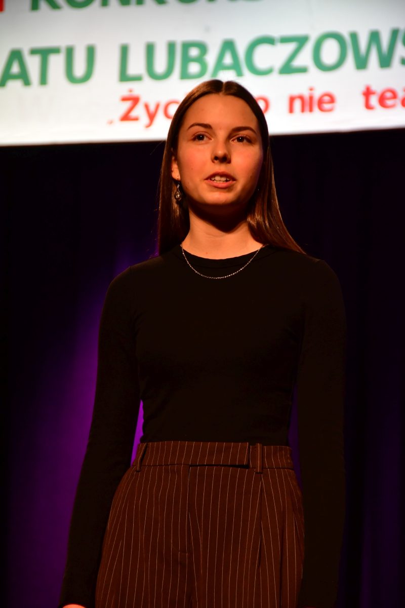 Obraz przedstawiający Wyłoniono najlepszych recytatorów w powiecie. Za nami konkurs "Życie to nie teatr"